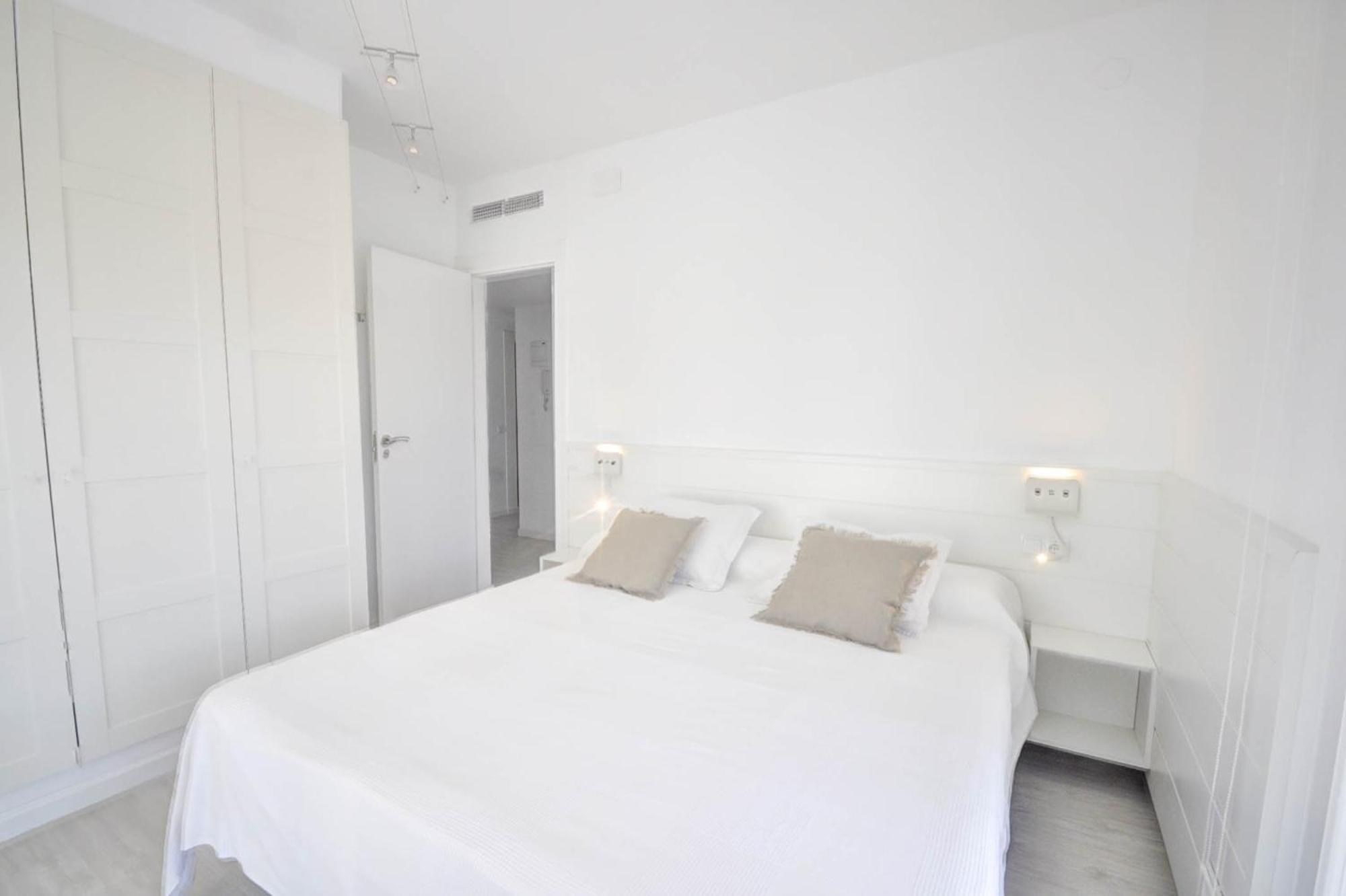 The Luxor Apartment By Hello Homes Σίτζες Εξωτερικό φωτογραφία