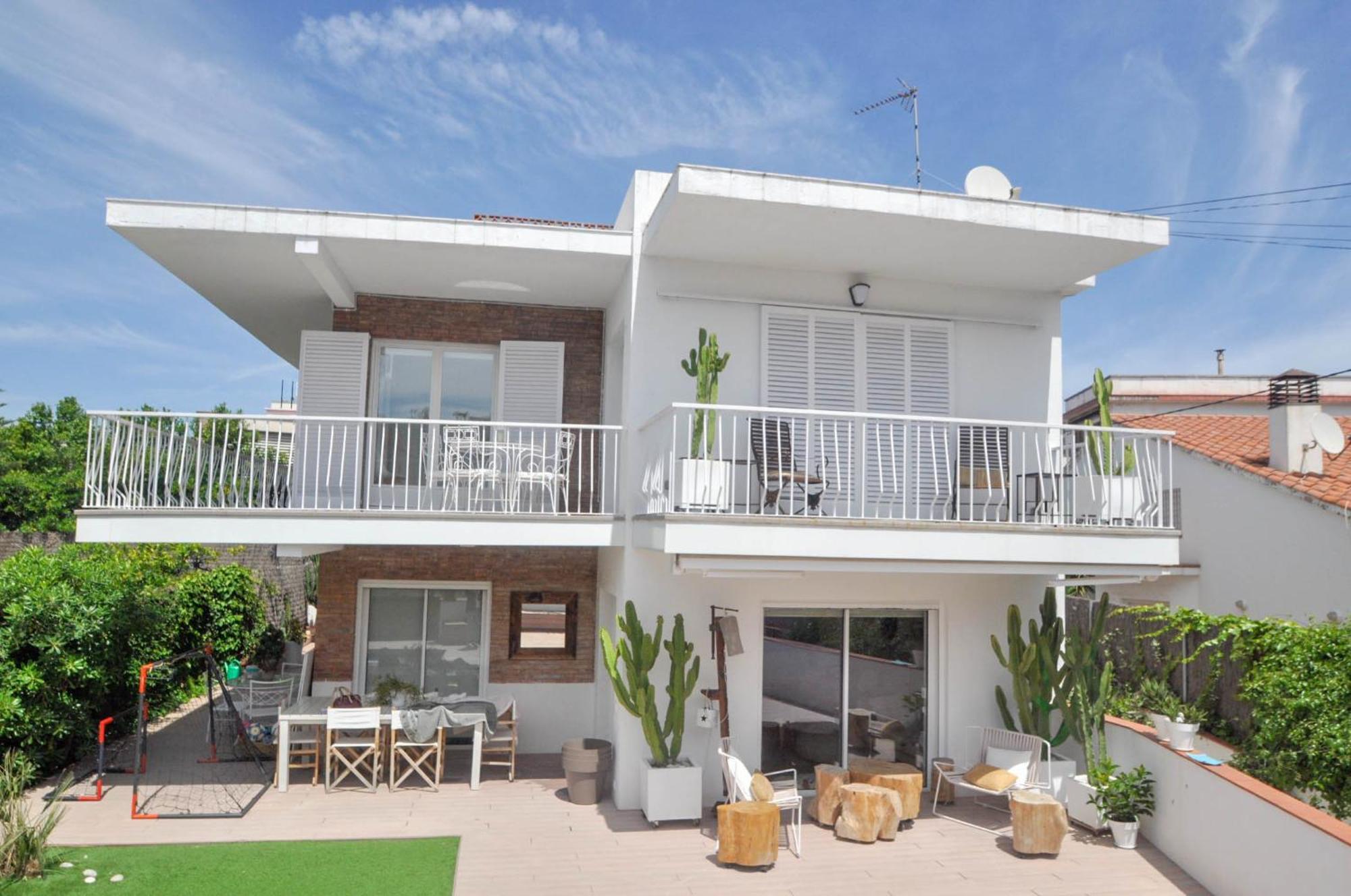 The Luxor Apartment By Hello Homes Σίτζες Εξωτερικό φωτογραφία