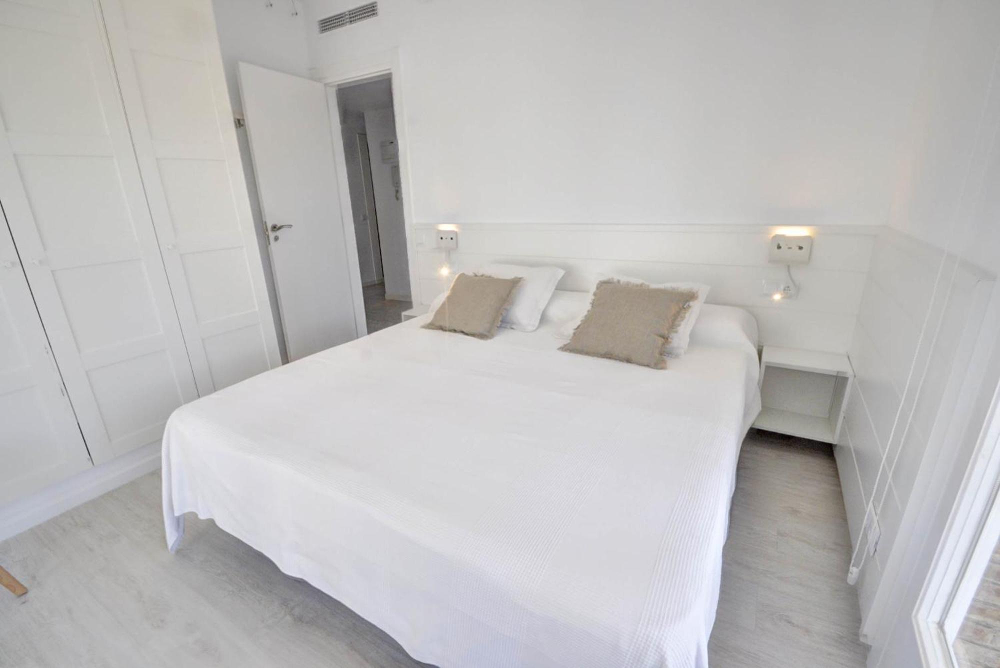 The Luxor Apartment By Hello Homes Σίτζες Εξωτερικό φωτογραφία