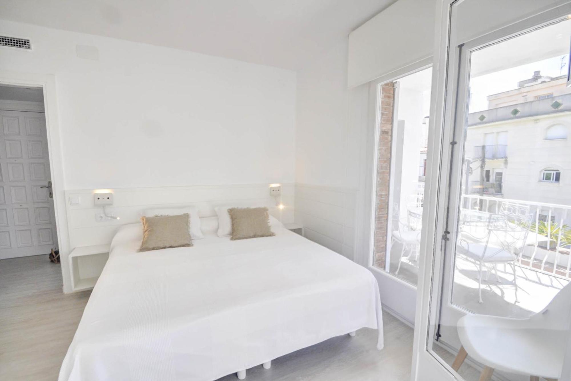 The Luxor Apartment By Hello Homes Σίτζες Εξωτερικό φωτογραφία